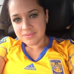 Meet your Posher, Yara